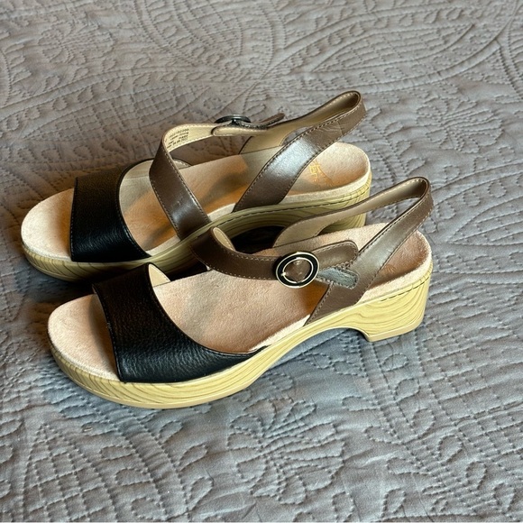 Dansko sandals - Picture 1 of 7
